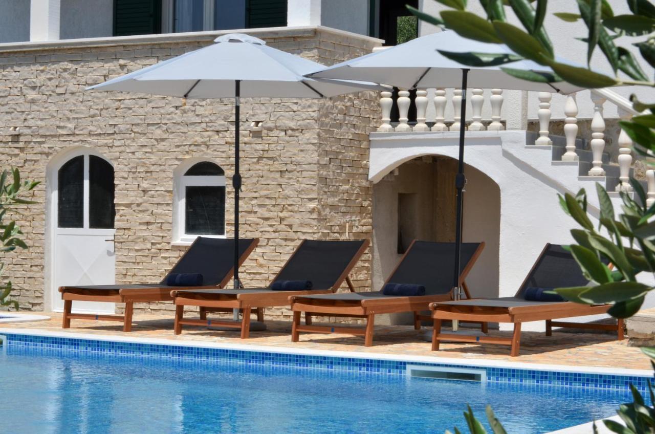 Holiday Home Nevera Kaštela エクステリア 写真