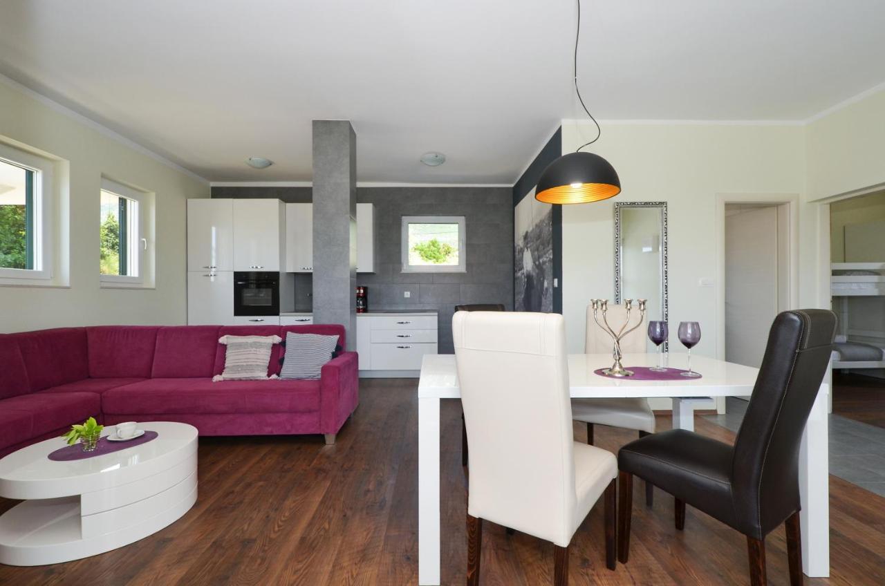 Holiday Home Nevera Kaštela エクステリア 写真