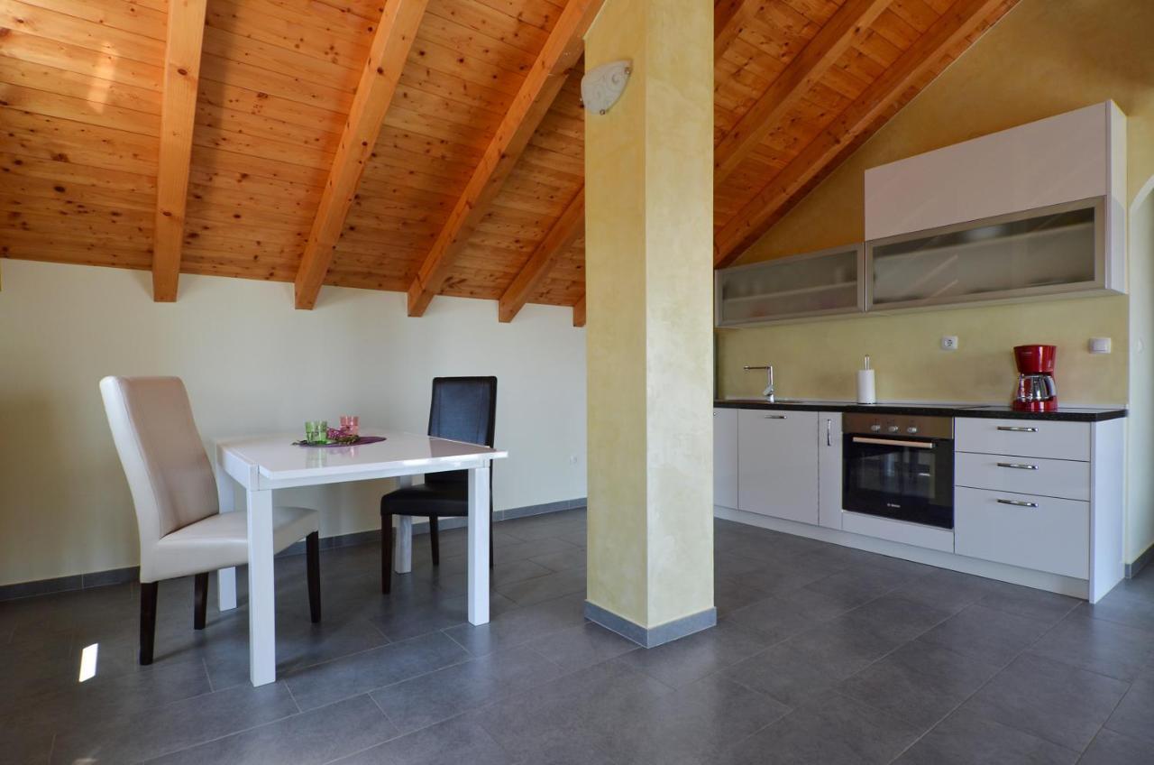 Holiday Home Nevera Kaštela エクステリア 写真
