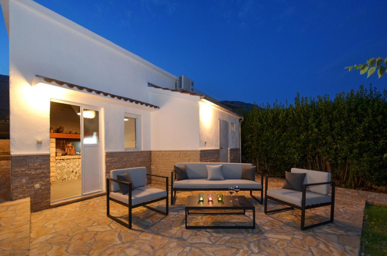 Holiday Home Nevera Kaštela エクステリア 写真