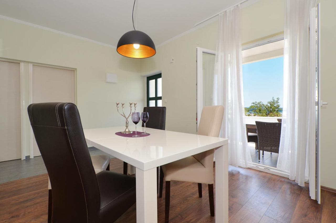 Holiday Home Nevera Kaštela エクステリア 写真